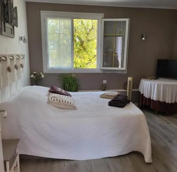 Standard room with outdoor bath, Chambre D Hôtes Le Chat Botté