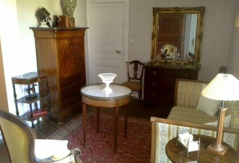 标准间, Le Logis De Ruelle