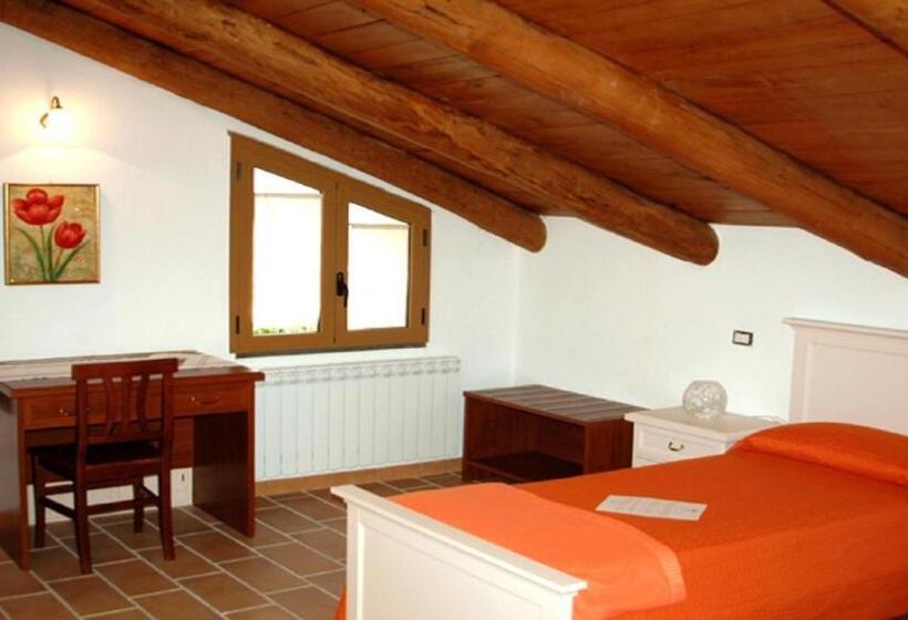 חדר סטנדרט לשלושה, B&b Il Melograno