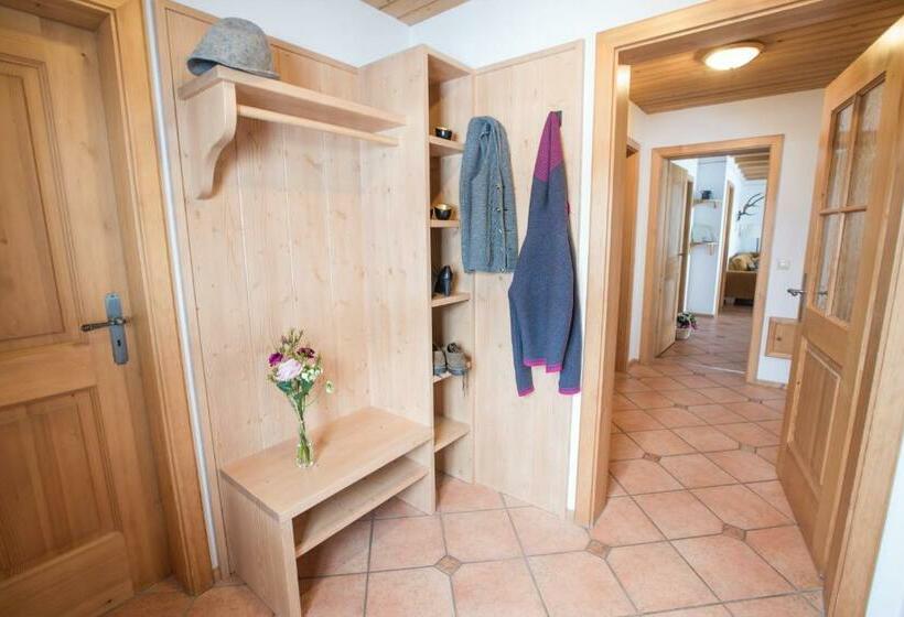 ２ベッドルームアパートメント, Bussjägerhof