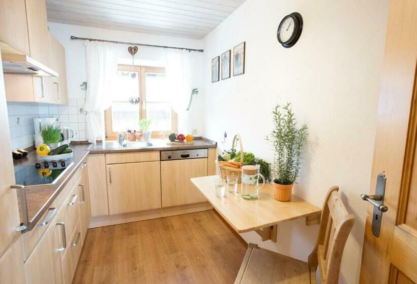 ２ベッドルームアパートメント, Bussjägerhof