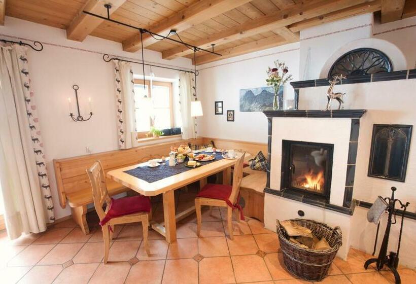 ２ベッドルームアパートメント, Bussjägerhof