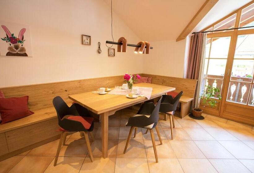 ２ベッドルームアパートメント, Bussjägerhof