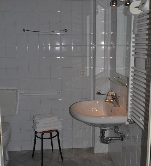 דירת חדר בקומת קרקע, Cascina Scanna