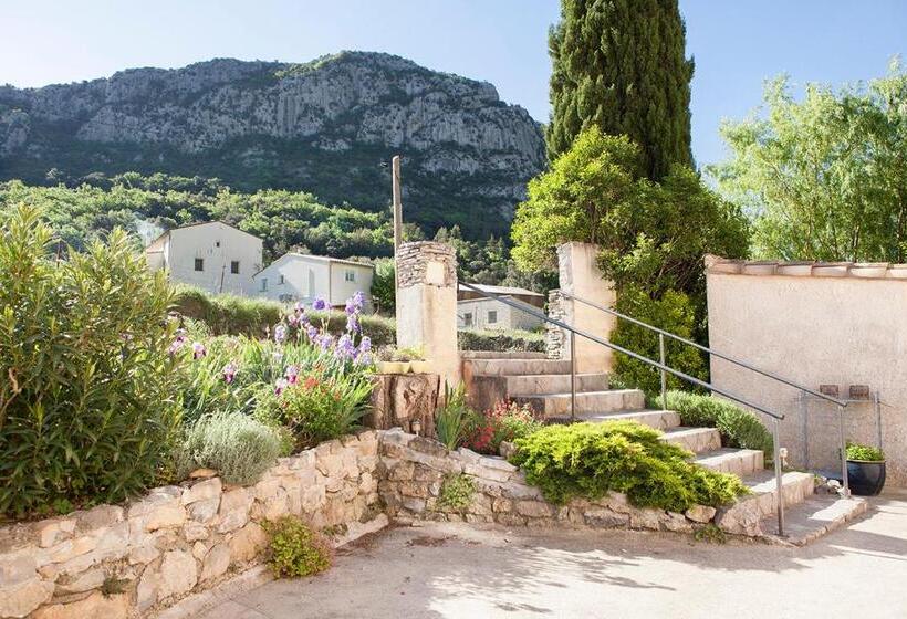 غرفة عائلية, Auberge De La Vallee