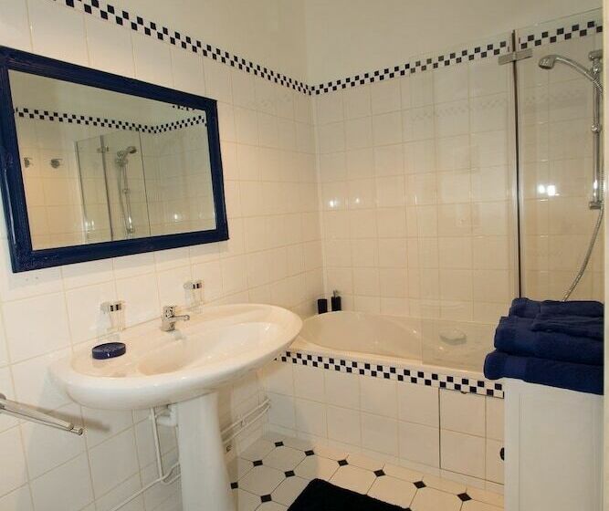 חדר סטנדרט נוף לבריכה, Le Clos De Chaussy