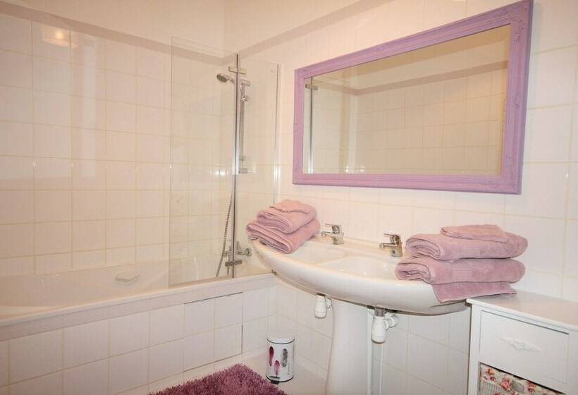 חדר סטנדרט נוף לבריכה, Le Clos De Chaussy