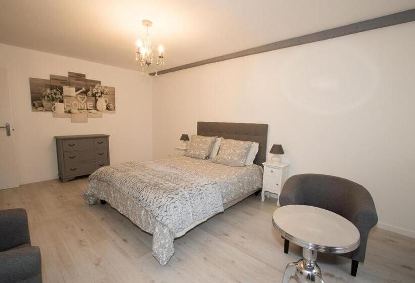 חדר סטנדרט נוף לבריכה, Le Clos De Chaussy