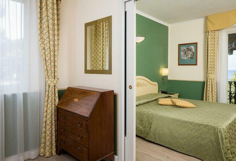 جناح جونيور, Grande Albergo