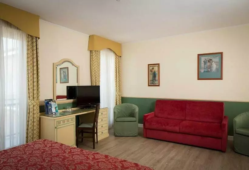 اتاق خانوادگی, Grande Albergo