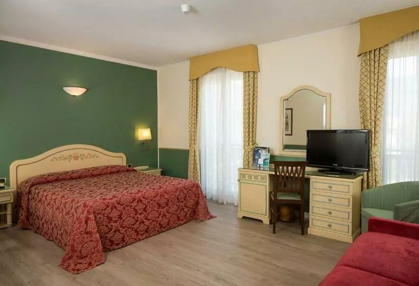 اتاق خانوادگی, Grande Albergo