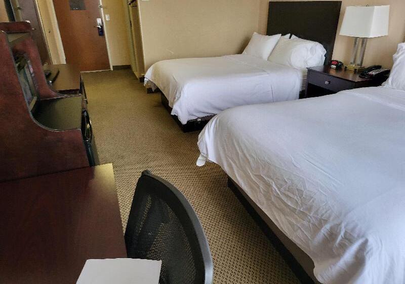 身障者適用クイーンサイズベッドルーム, Holiday Inn Express Hotel & Suites Tipp City, An Ihg