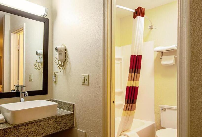 Номер Deluxe, Red Roof Inn Scottsburg