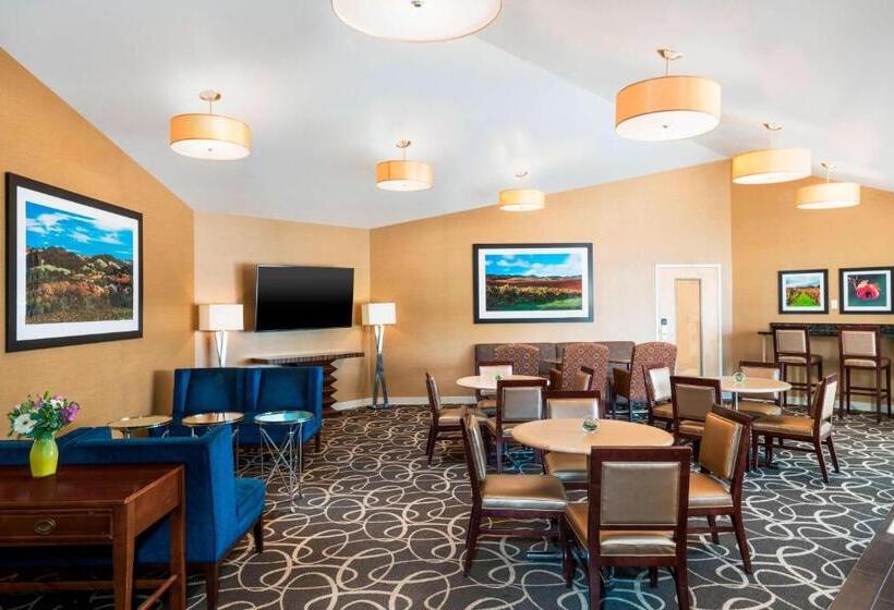 غرفة كلوب سرير كينج, Sheraton Sonoma Wine Country Petaluma