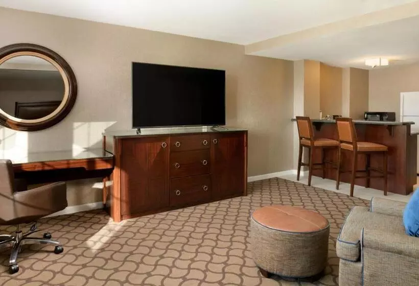سوئیت اجرایی با تخت کینگ, Sheraton Sonoma Wine Country Petaluma