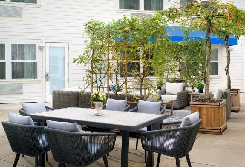 اتاق استاندارد با چشمانداز باغ, Sheraton Sonoma Wine Country Petaluma