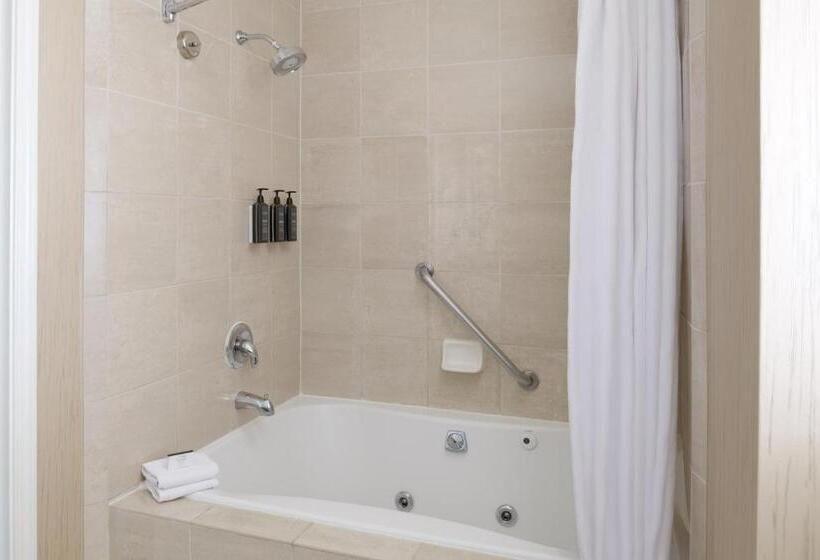 غرفة سوبيريور سرير كينج, Sheraton Sonoma Wine Country Petaluma