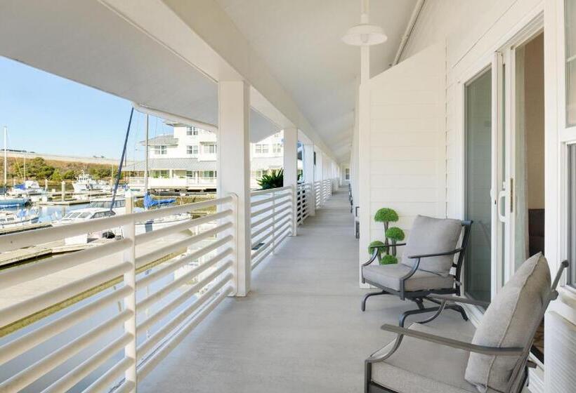 غرفة ديلوكس سرير ملكى, Sheraton Sonoma Wine Country Petaluma