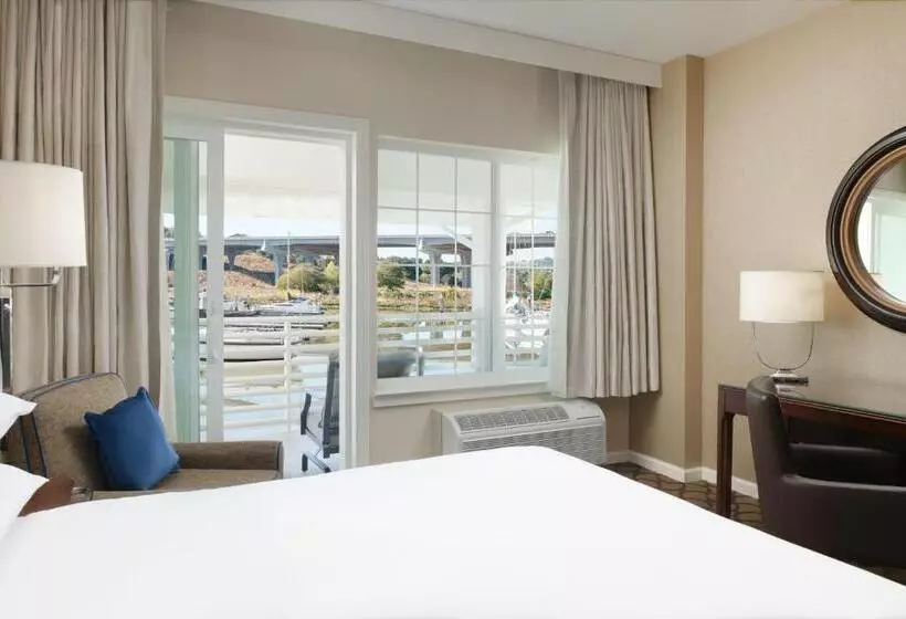 اتاق لوکس با تخت دو نفره بزرگ, Sheraton Sonoma Wine Country Petaluma