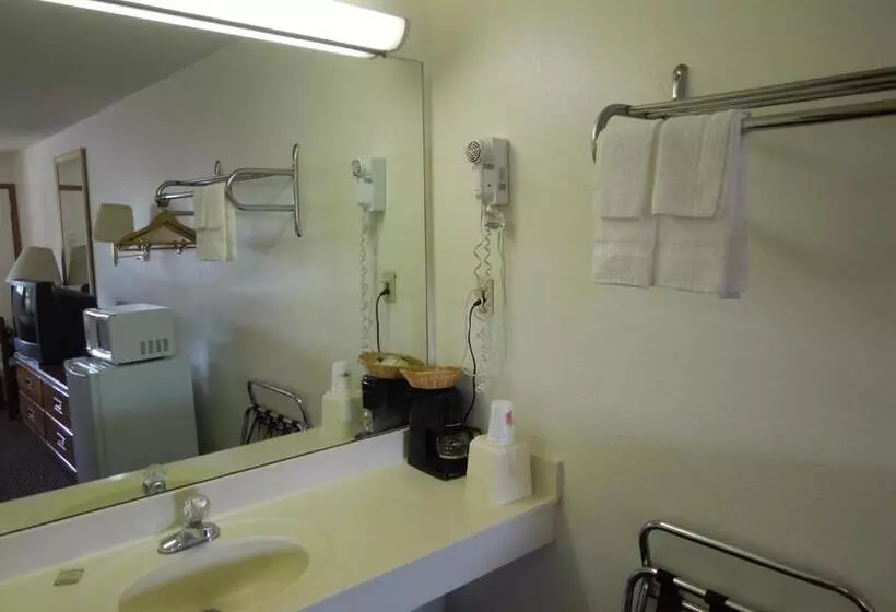 キングサイズベッドのスタンダードルーム, Super 8 By Wyndham Fort Mitchell Cincinnati Area