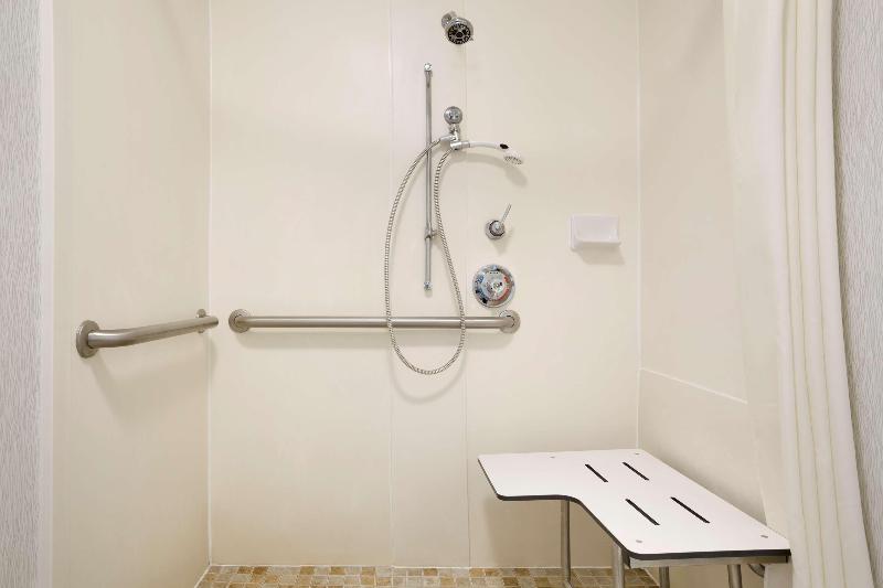 Quarto Estandar Cama King, Super 8 By Wyndham Greenville