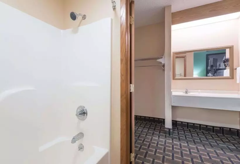 ２ダブルベッドのスタンダードルーム, Super 8 By Wyndham Mt. Carmel Il