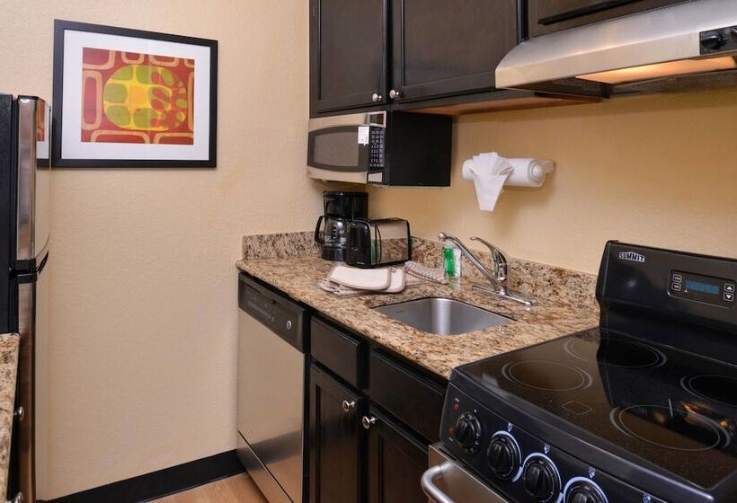 جناح غرفتين نوم, Candlewood Suites Miami Lakes, An Ihg