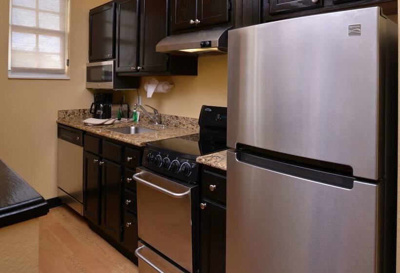 Люкс 2 Спальни, Candlewood Suites Miami Lakes, An Ihg