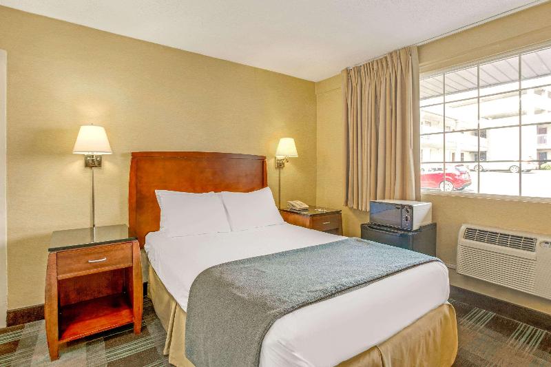 キングサイズベッドのスタンダードルーム, Travelodge By Wyndham Silver Spring