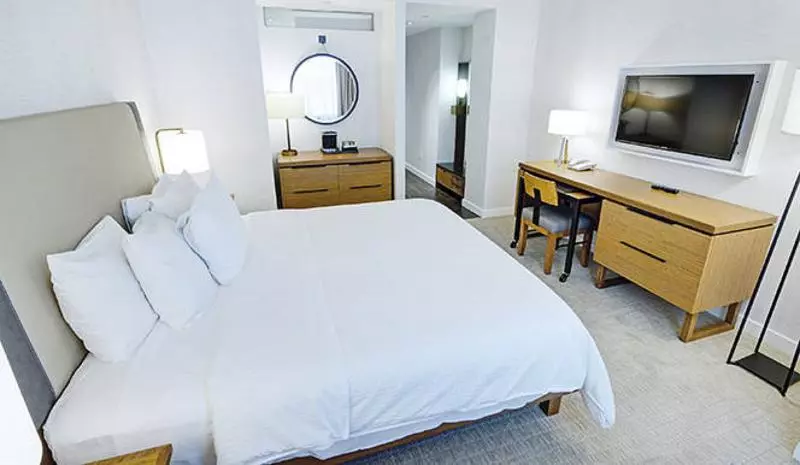 اتاق لوکس با تخت بزرگ, Club Wyndham Midtown 45