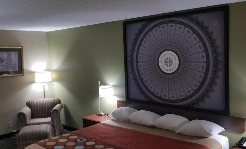 חדר סטנדרט עם מיטת קינג, Super 8 By Wyndham Bellefontaine
