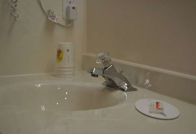 جناح, Super 8 By Wyndham Park Rapids