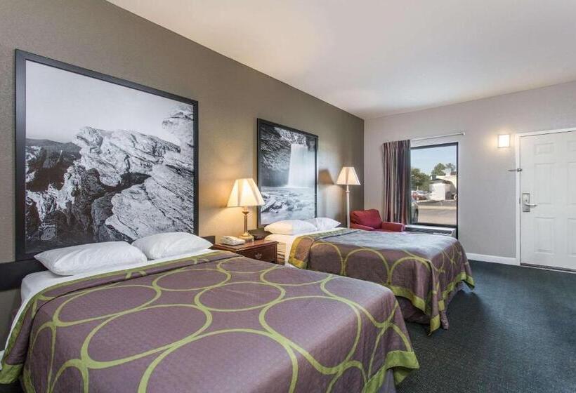 스탠다드 룸 더블 침대 2개, Super 8 By Wyndham Petersburg