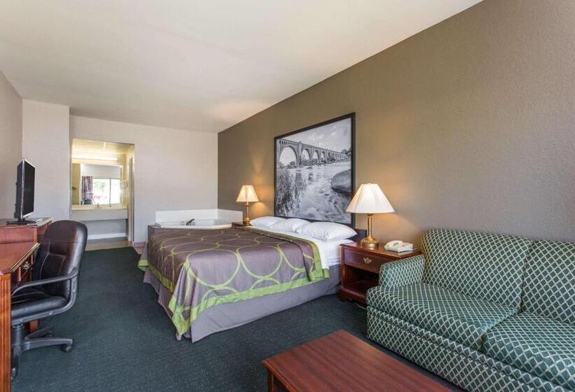 디럭스 스위트 킹 침대, Super 8 By Wyndham Petersburg