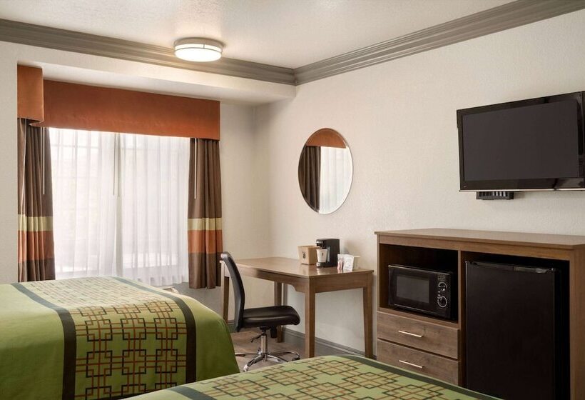 غرفه قياسيه سريرين مزدوجين, Super 8 By Wyndham Santa Clarita/valencia