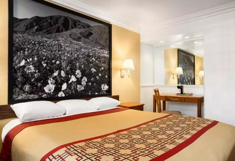 اتاق استاندارد با تخت بزرگ, Super 8 By Wyndham Santa Clarita/valencia