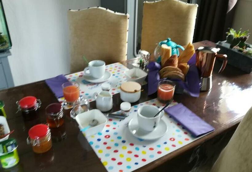 غرفة قياسية, La Chambre