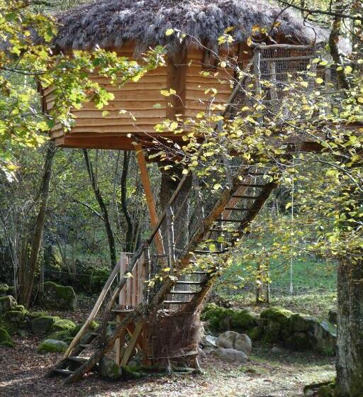 חדר משפחתי, Les Cabanes De Pyrene