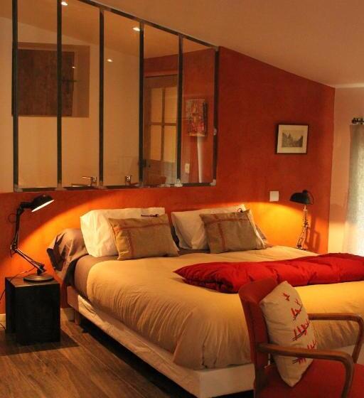 جناح مطلّ علي الجبل, La Demeure Des Maitres