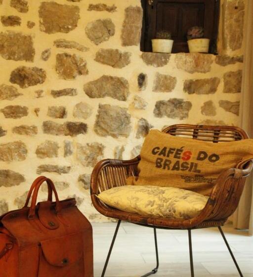 جناح مطلّ علي الحديقة, La Demeure Des Maitres