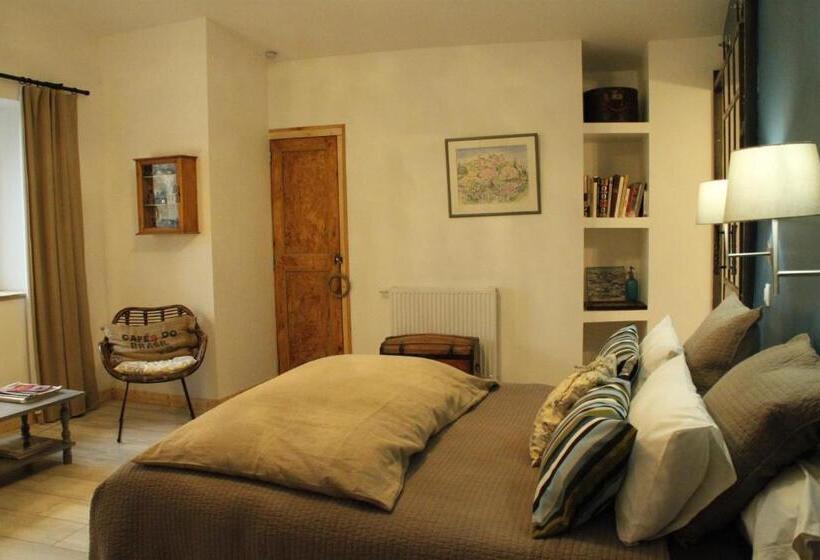 جناح مطلّ علي الحديقة, La Demeure Des Maitres