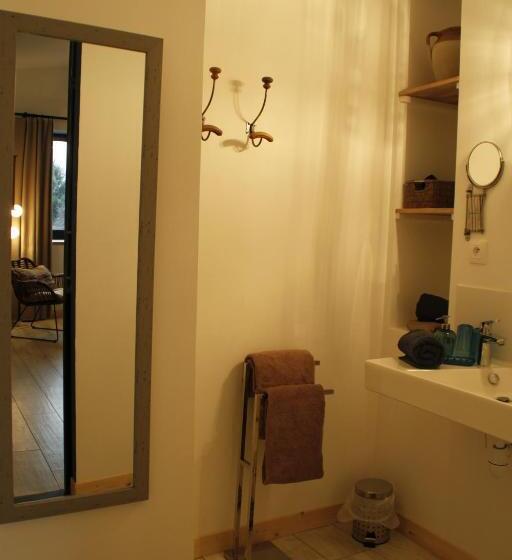 جناح مطلّ علي الحديقة, La Demeure Des Maitres