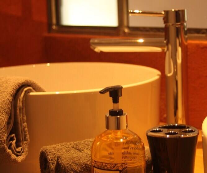 جناح, La Demeure Des Maitres