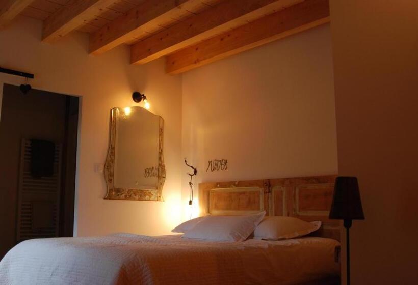 标准三人间, La Source D'en Haut