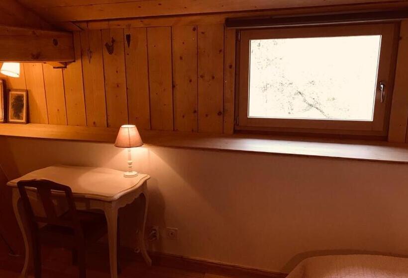 标准三人间外部浴室, La Source D'en Haut