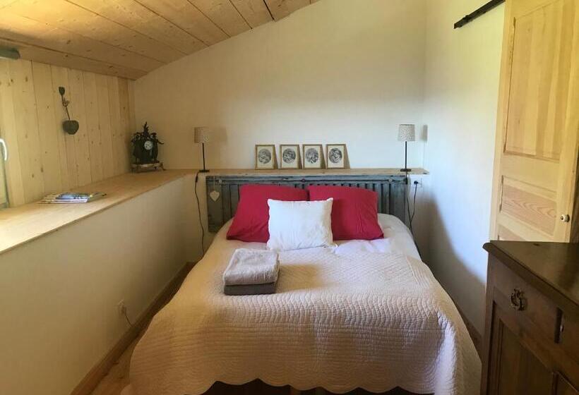 标准三人间外部浴室, La Source D'en Haut