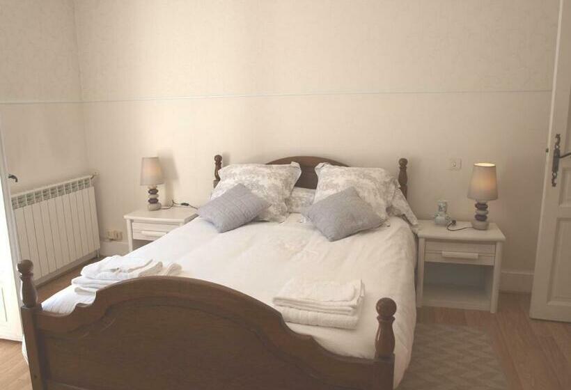 غرفة قياسية مطلّة علي الحديقة, Le Cheminard