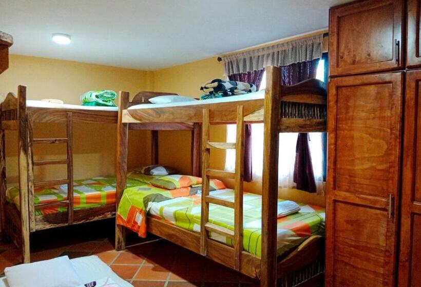 חדר משפחתי חדר אמבטיה משותף, Vista Hermosa Eco Hostal