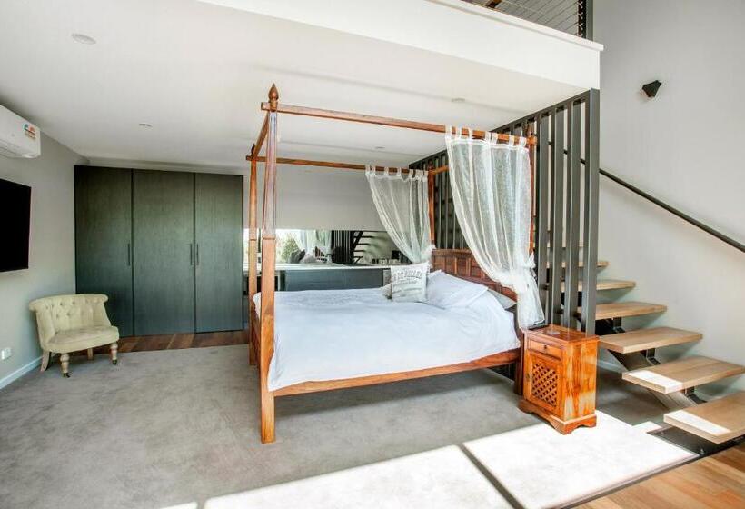 Апартаменты 1 Спальня с Видом, Altitude221