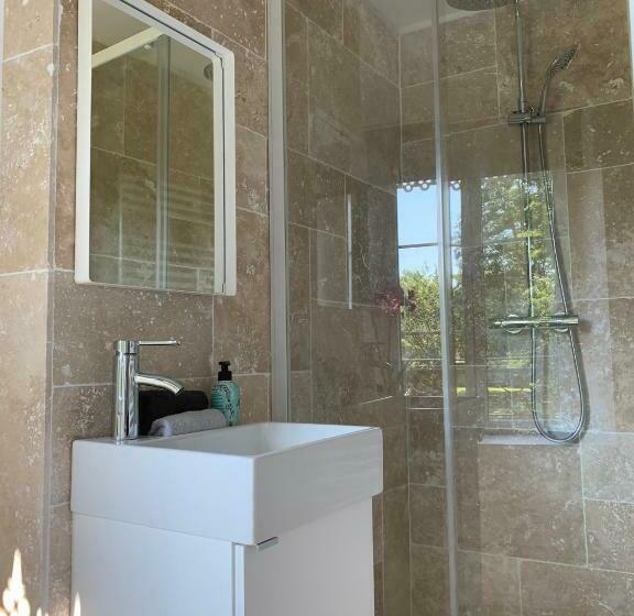 غرفة قياسية مطلّة علي الحديقة, Le Moulin Bleu